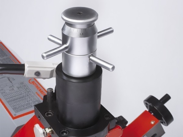 Станок ROGROOVER для накатки желобков Станок ROGROOVER для накатки желобков