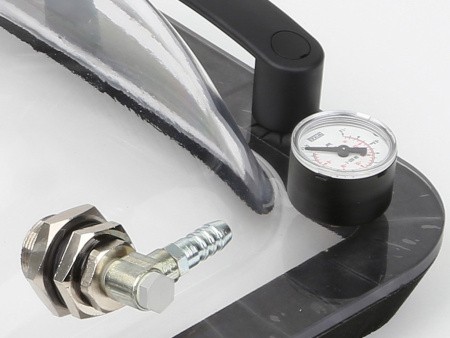 Вакуумный колпак (круглый) имеет встроенный манометр